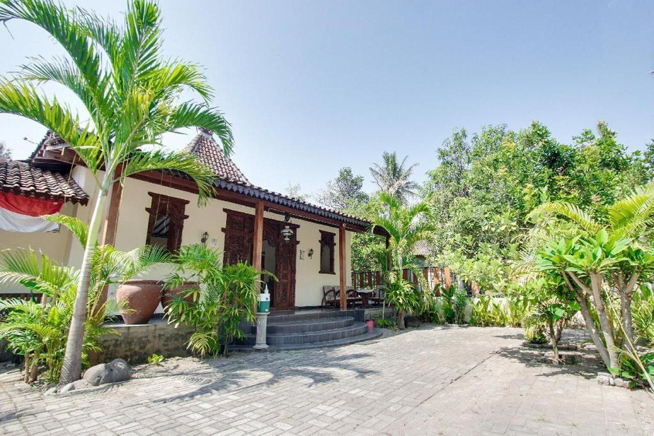 Ndalem Dasuriah Redpartner Naggulan ภายนอก รูปภาพ